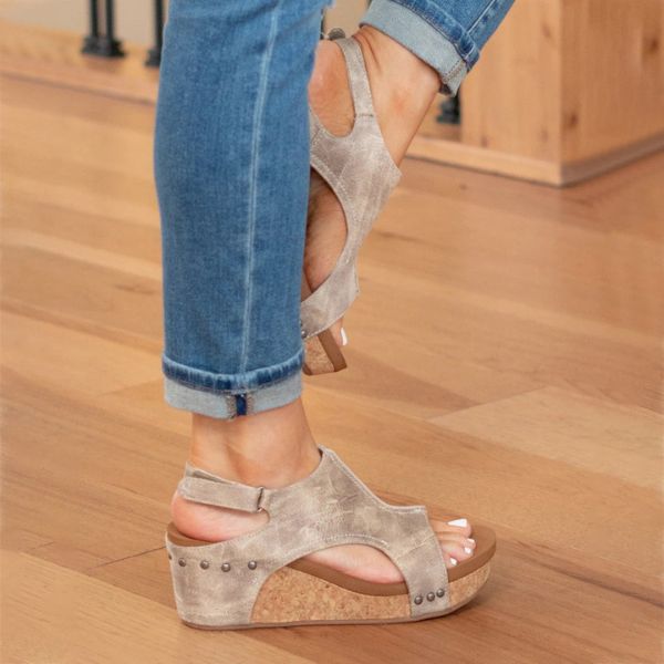 Sandalias ortopédicas ORIA: cómodas y elegantes.