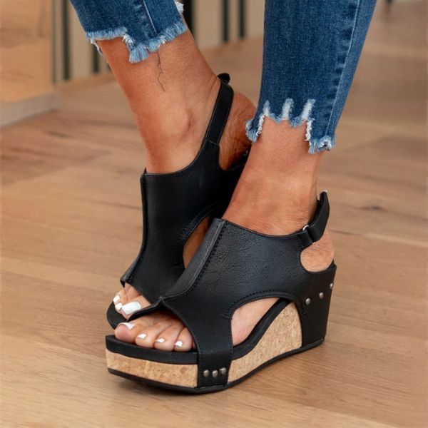 Sandalias ortopédicas ORIA: cómodas y elegantes.