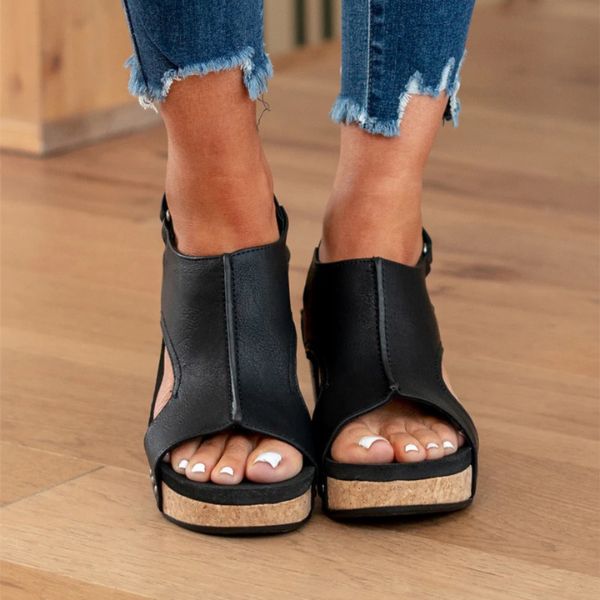 Sandalias ortopédicas ORIA: cómodas y elegantes.